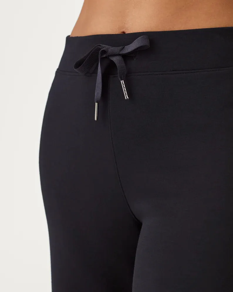 Airessentials Wideleg Pant (Very Black)