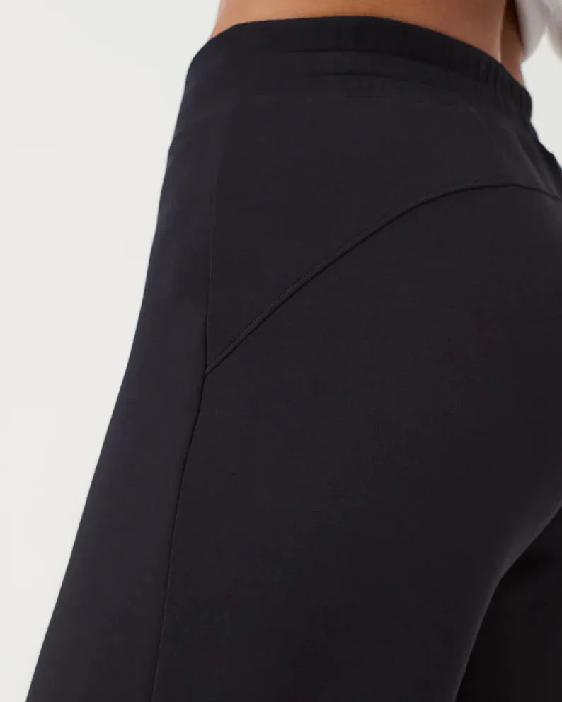 Airessentials Wideleg Pant (Very Black)