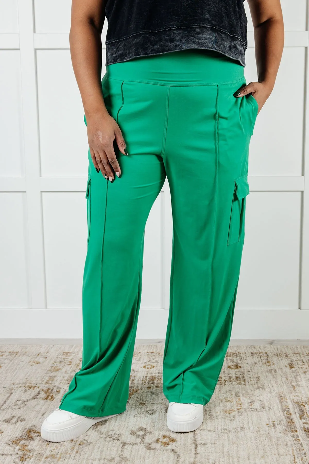 Athleisure Cargo Pants in Emerald Green