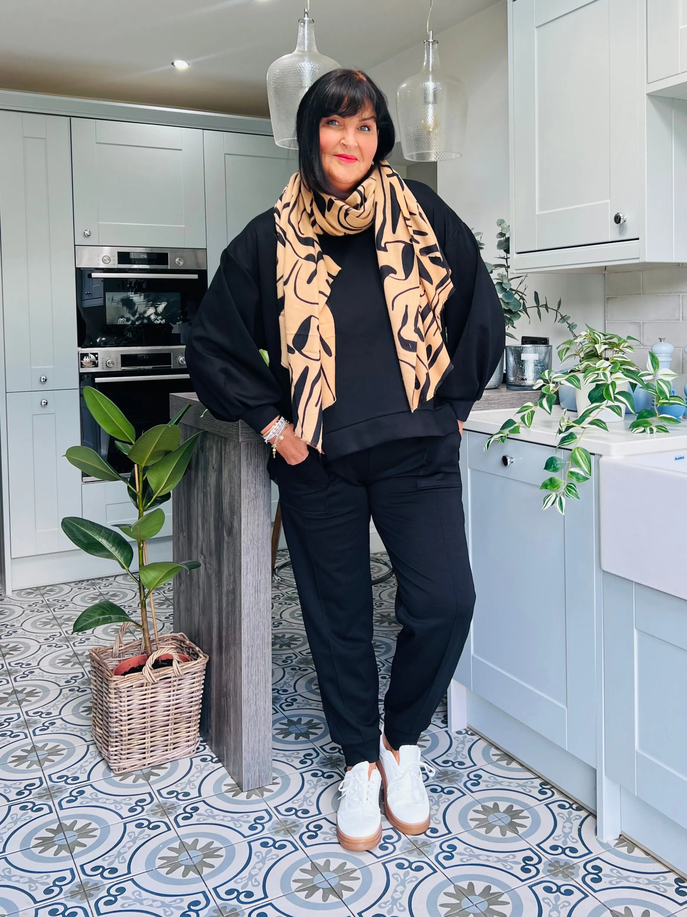 Black Soft Comfort Sweatshirt Esme