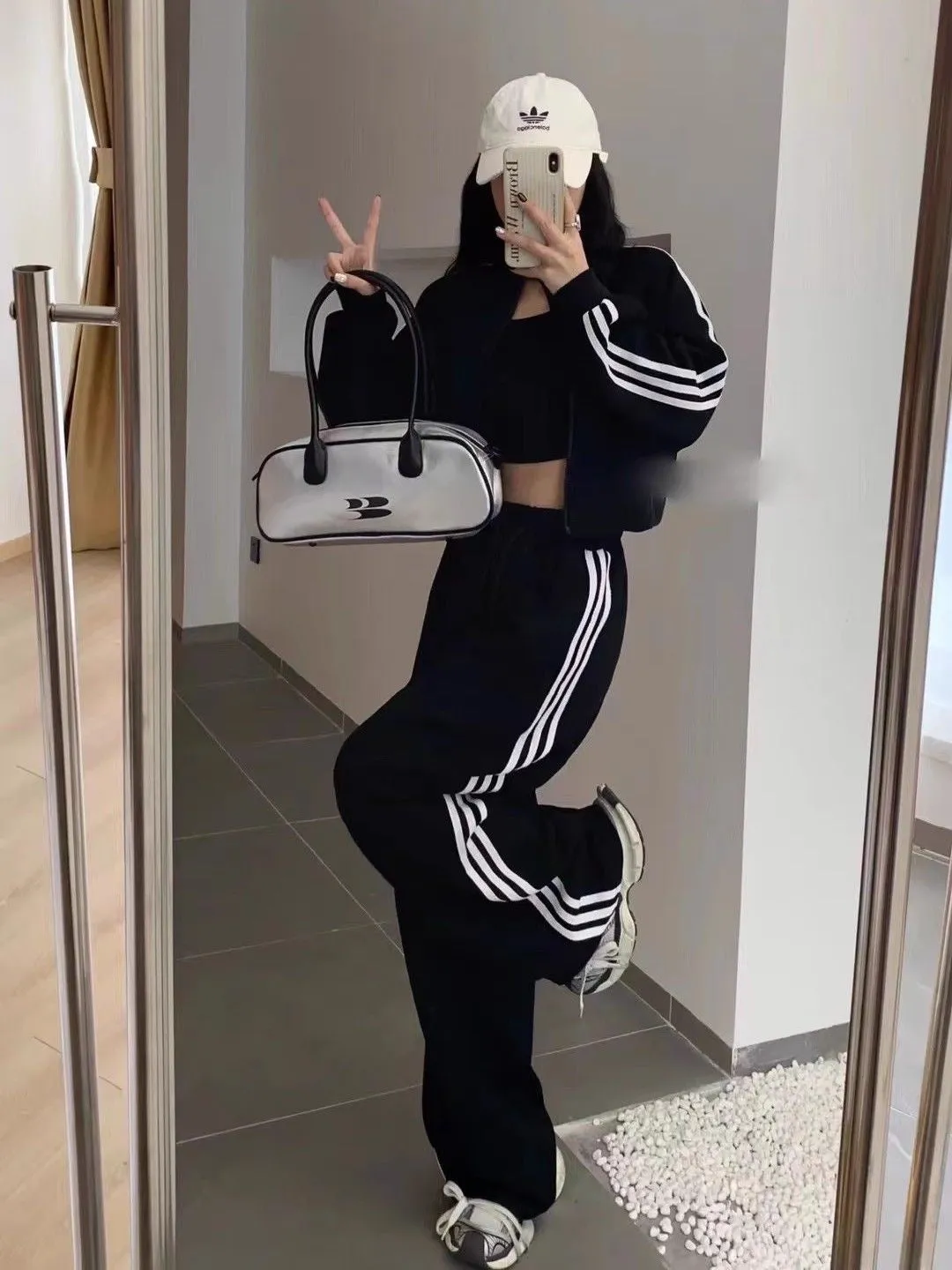 Casual Fashion Set for Women, Autumn/Winter Stylish and Trendy Three-Stripe Stand Collar Jacket with Straight-Leg Wide-Leg Pants Two-Piece Set