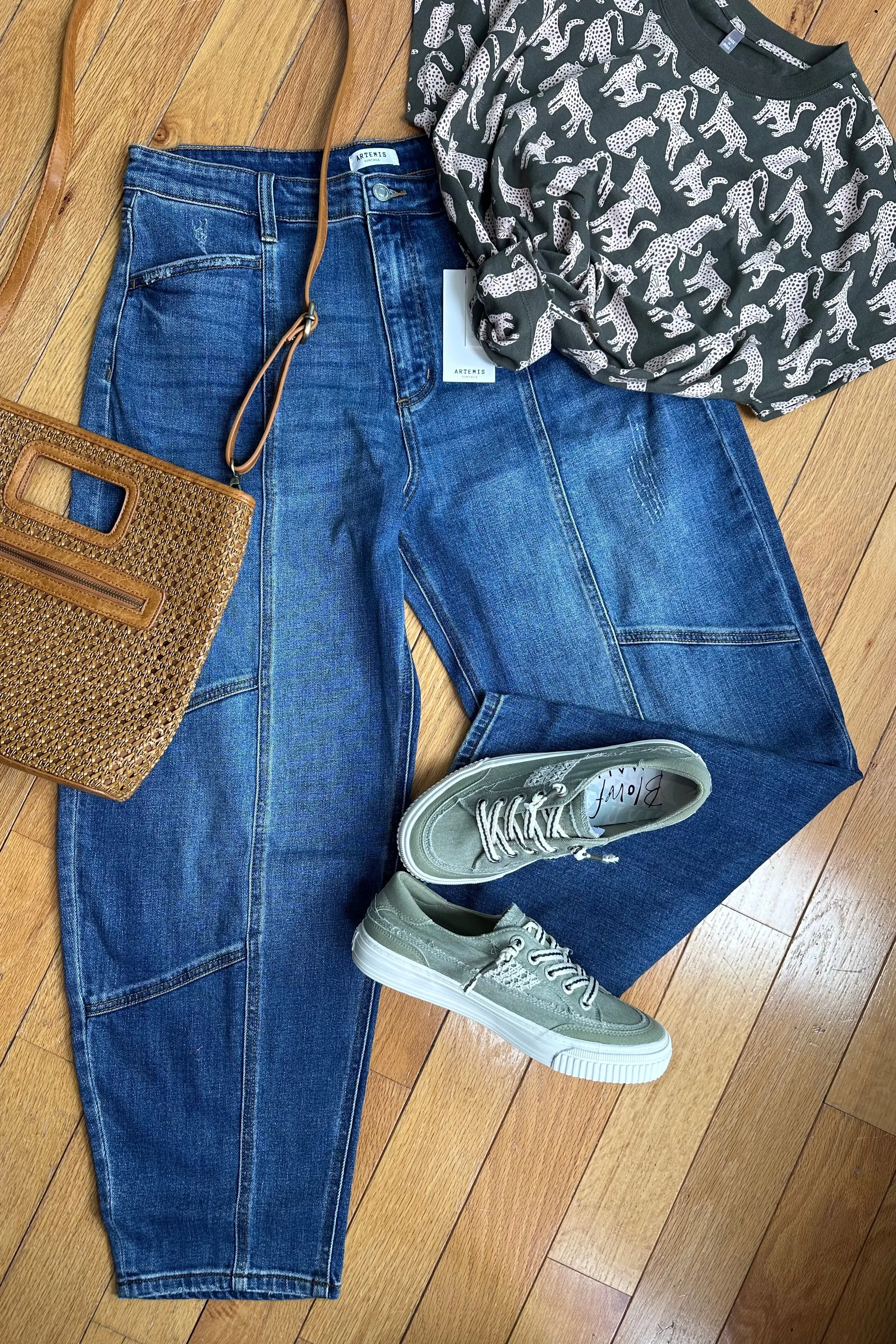 Relaxed Barrel Jeans by Artemis Vintage